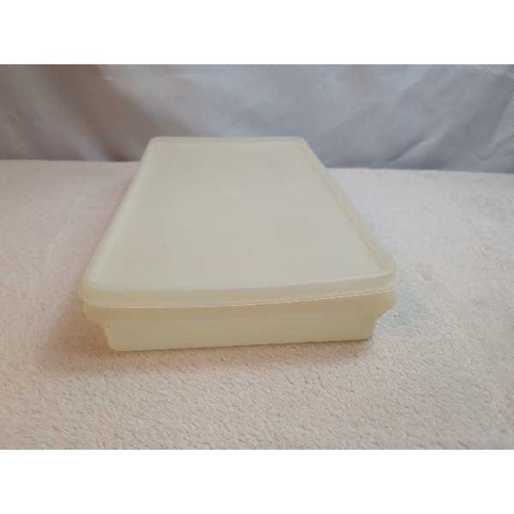 Tupperware Container with Lid Rectangular Food Storage Plastic - Picture 10 of 11